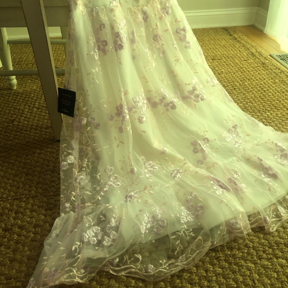 New: Lulus Distinctly Sweet White Floral Embroidered Tie-Strap Midi. Size Med - Picture 8 of 12